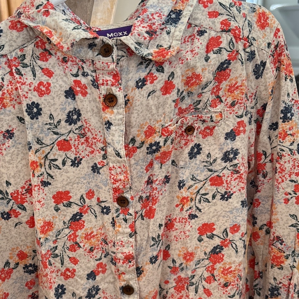 Flower print girl’s blouse